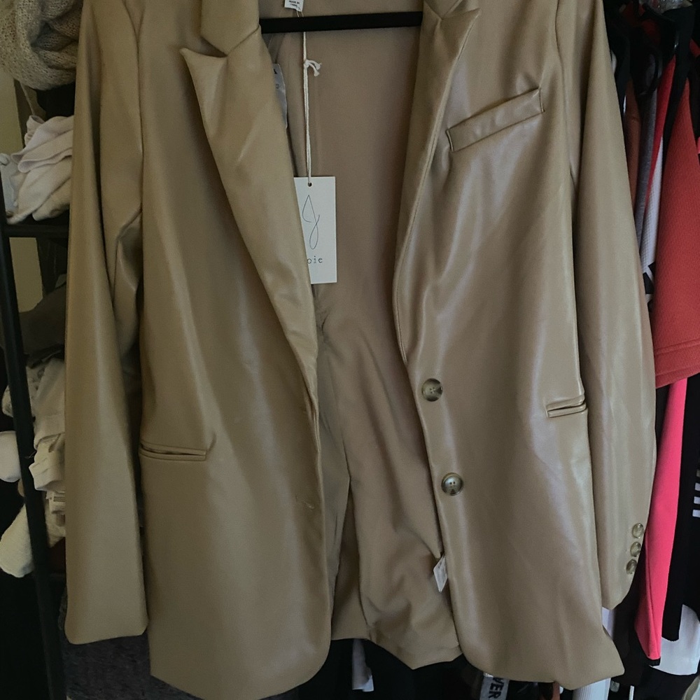 Faux leather blazer - Picture 5 of 8